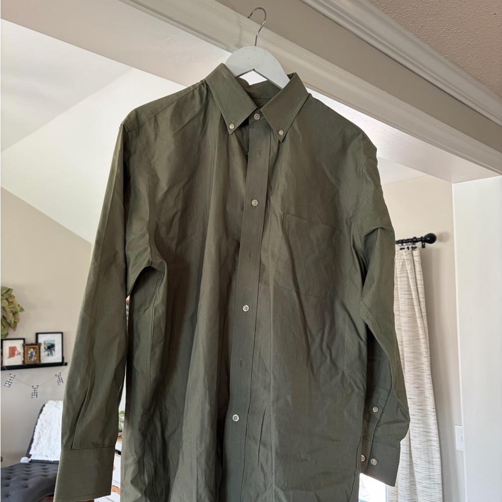 Men's Chaps Olive Button-Down Shirt great preowned condition L